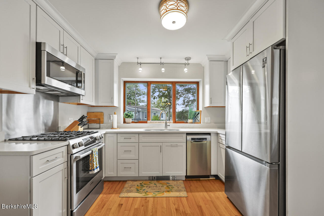 99 Narragansett Ave