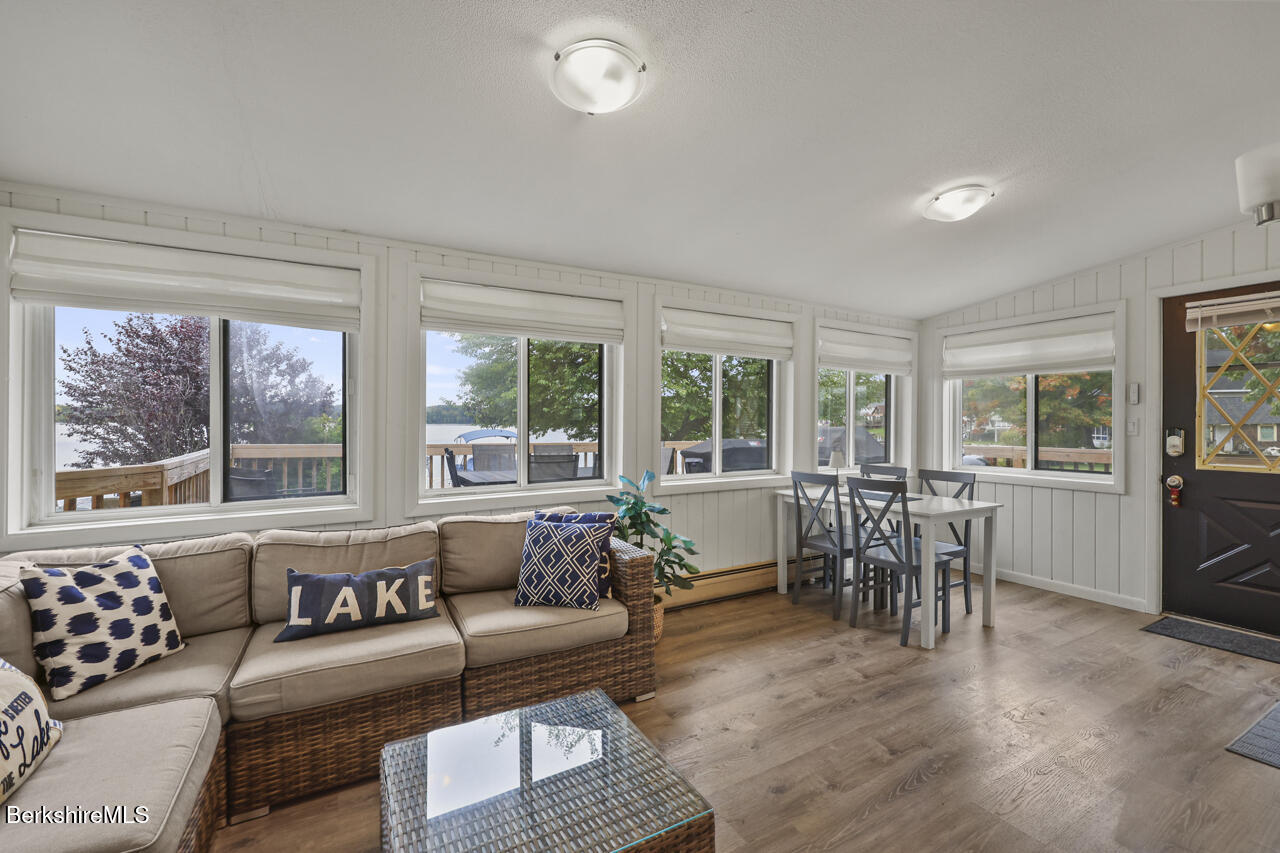 99 Narragansett Ave