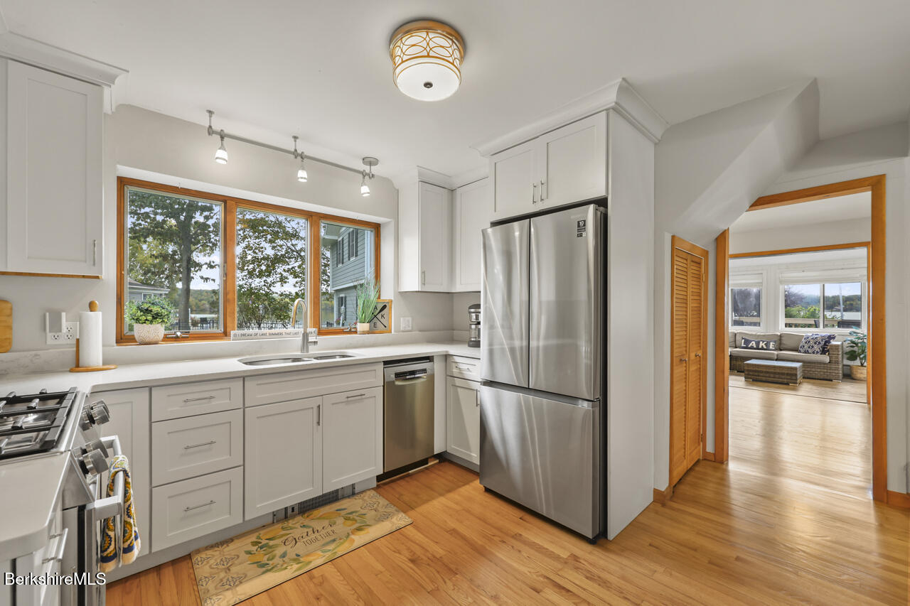 99 Narragansett Ave