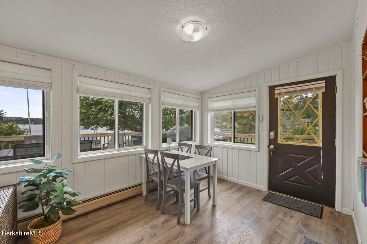 99 Narragansett Ave