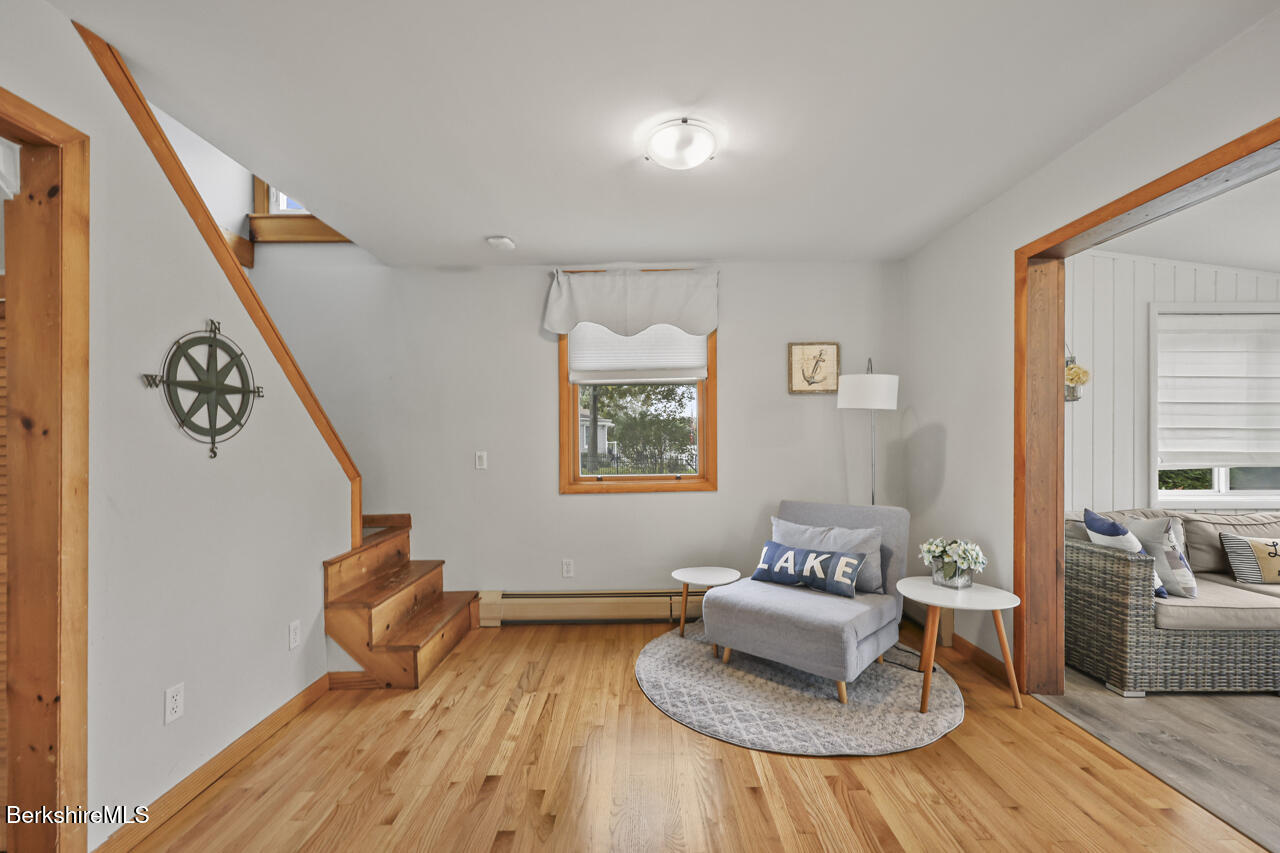 99 Narragansett Ave