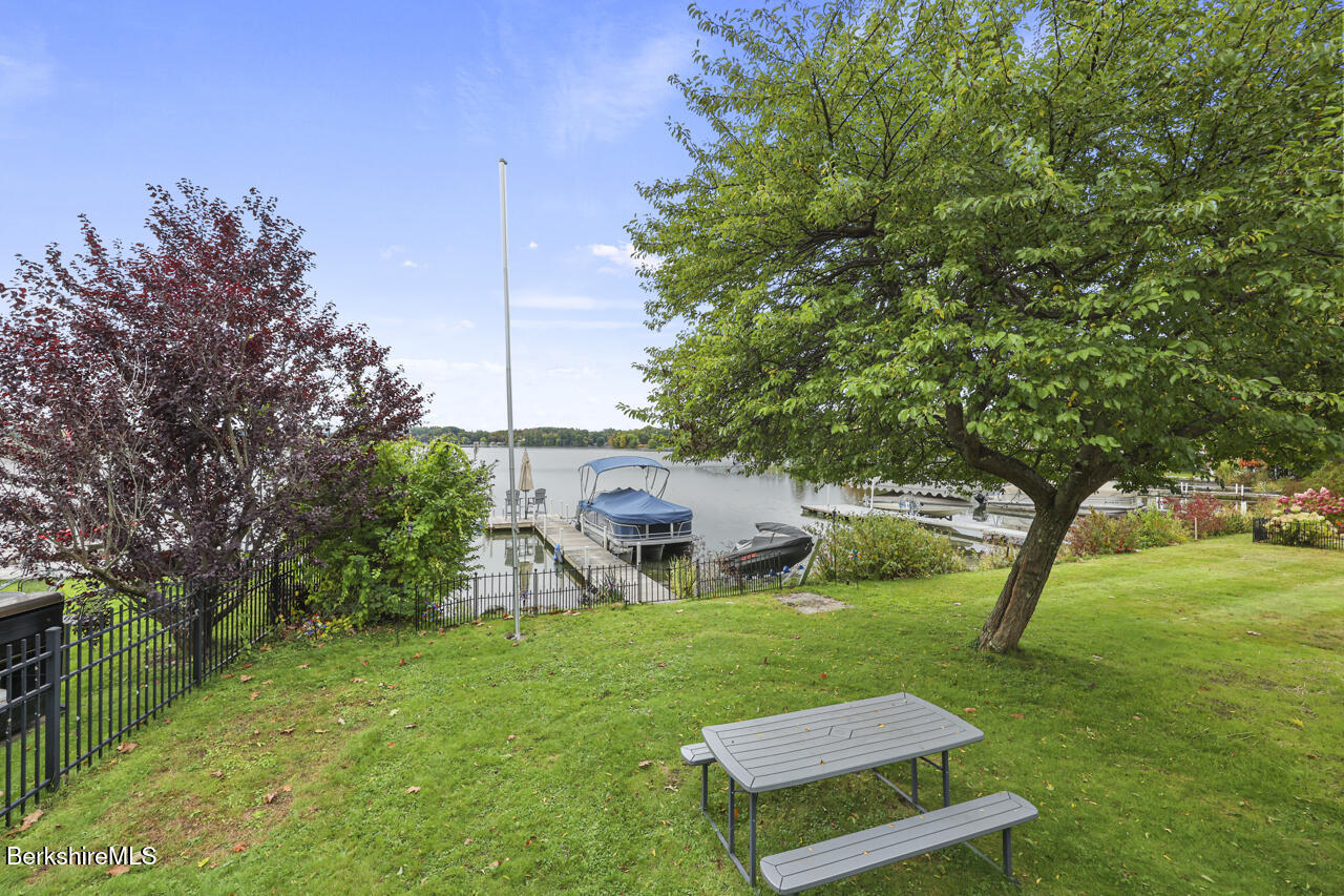99 Narragansett Ave