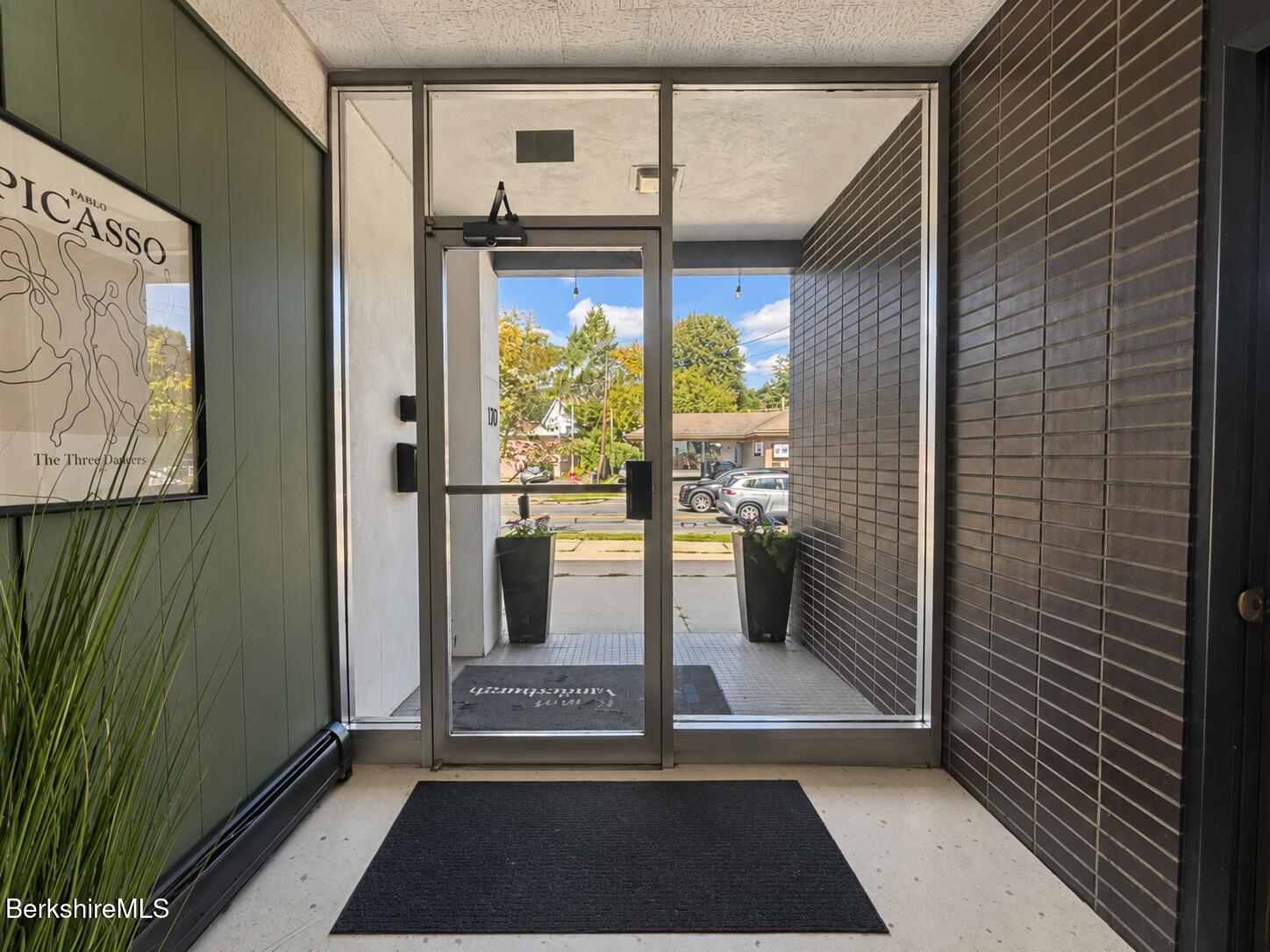 172 Elm St
