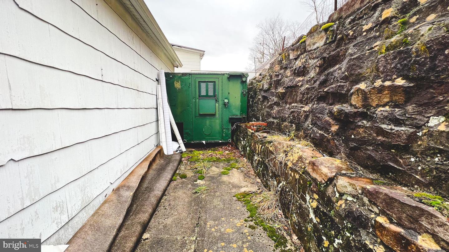 35 Furnace St