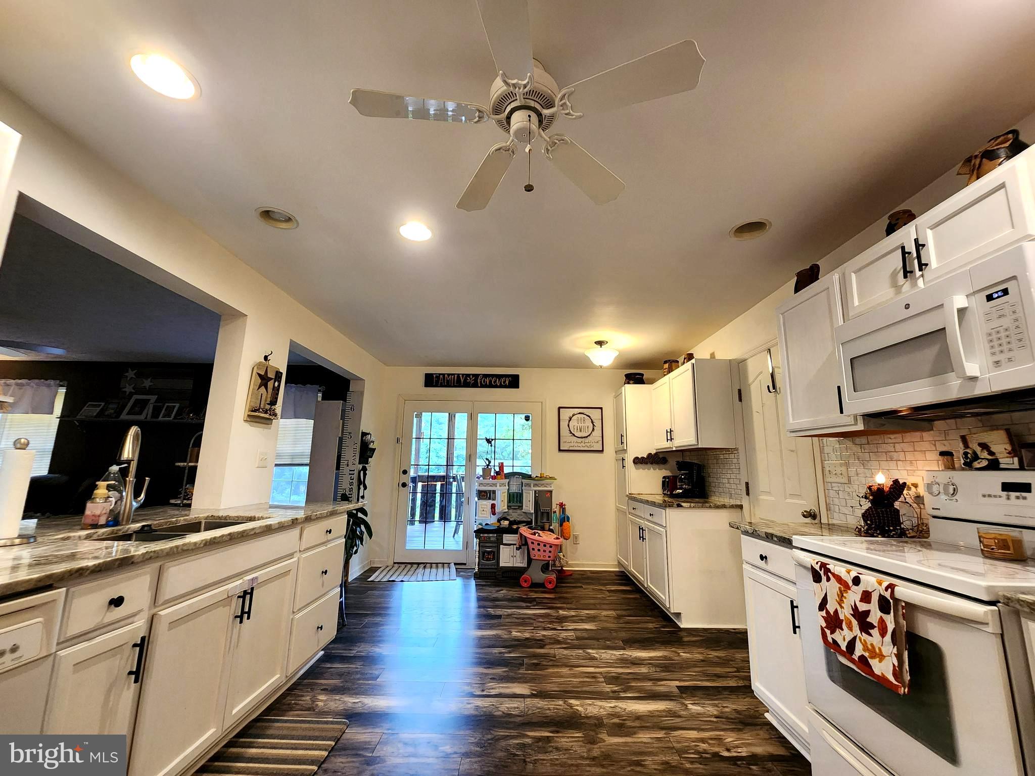 13816 Oleander Dr SW