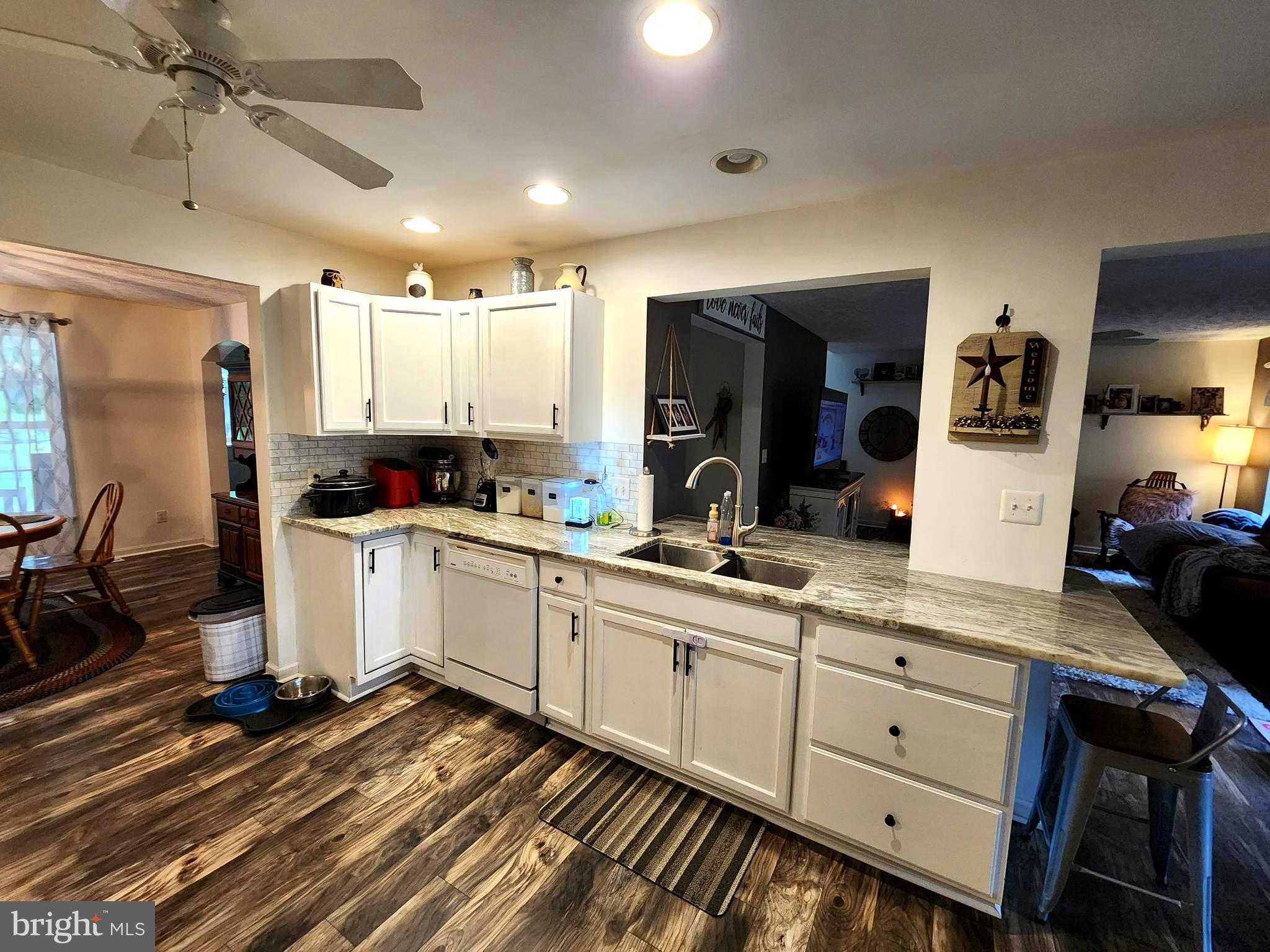 13816 Oleander Dr SW