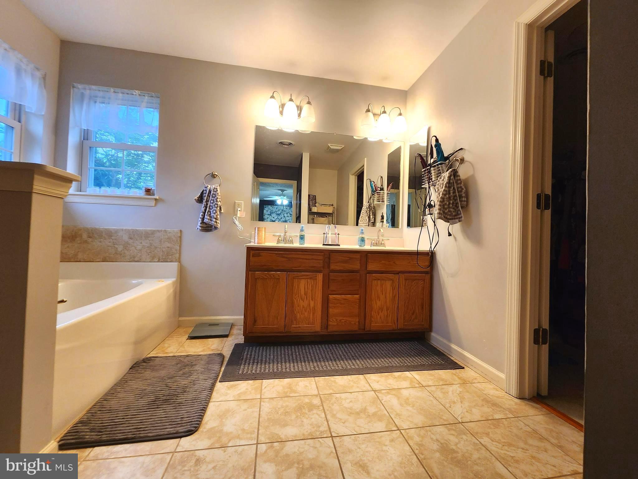 13816 Oleander Dr SW