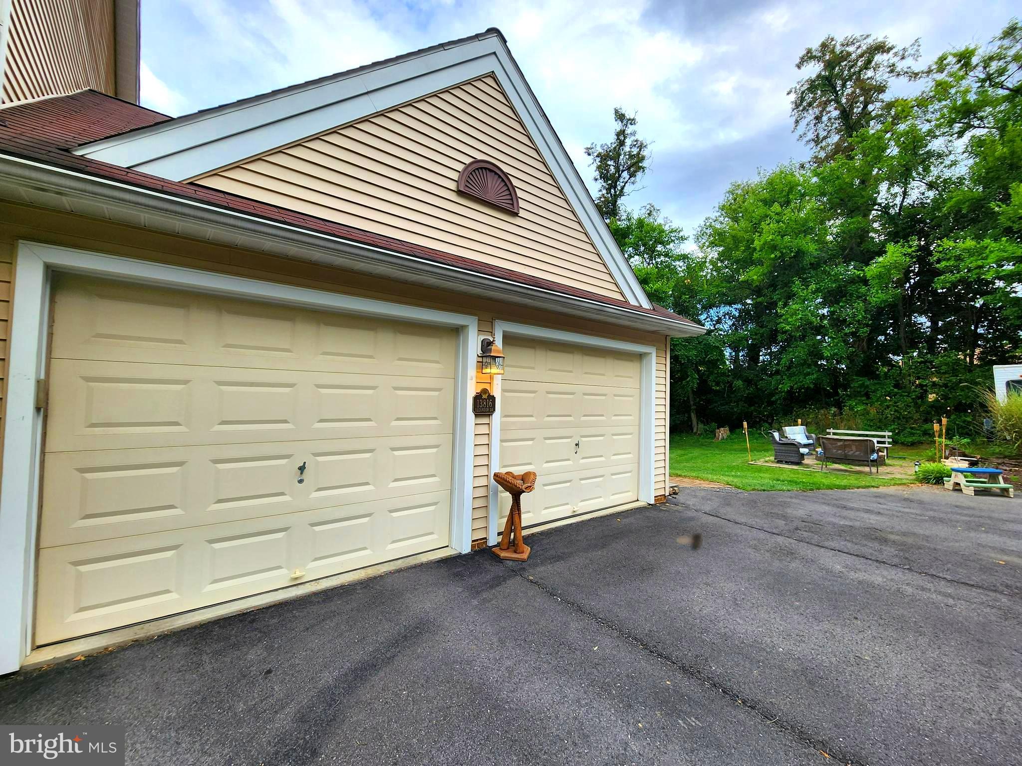 13816 Oleander Dr SW