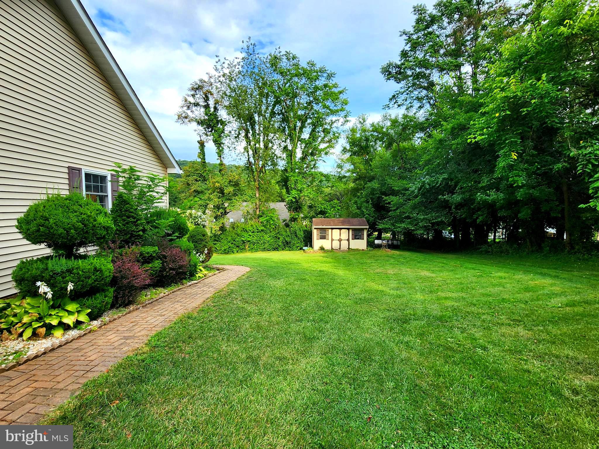 13816 Oleander Dr SW