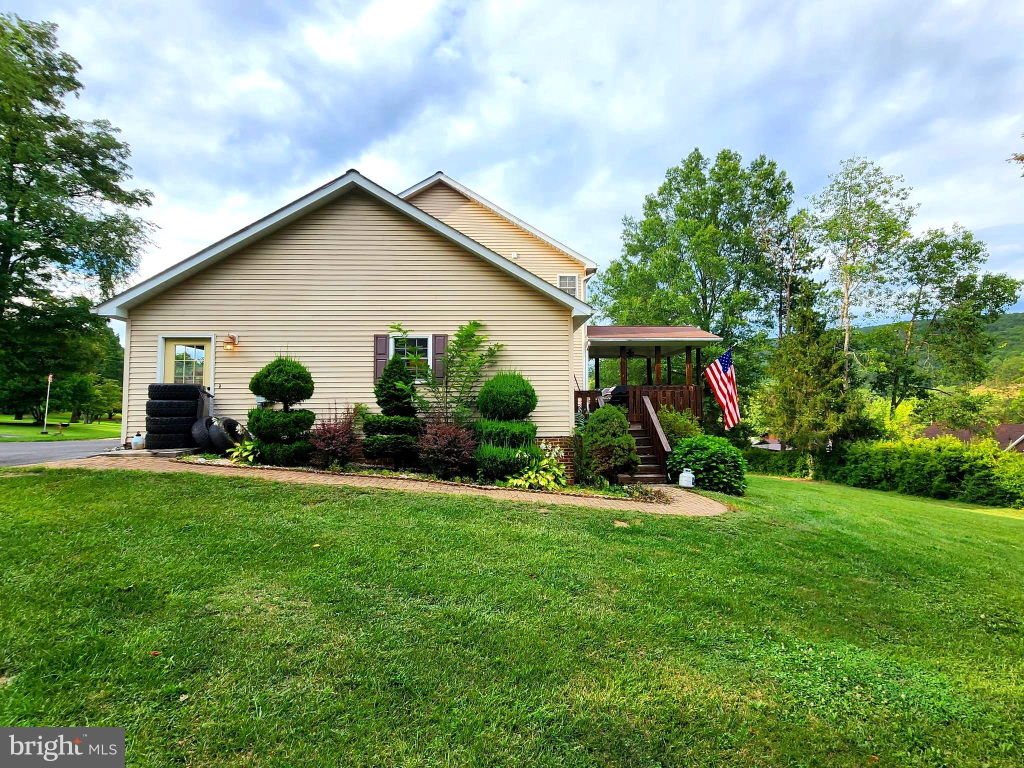 13816 Oleander Dr SW