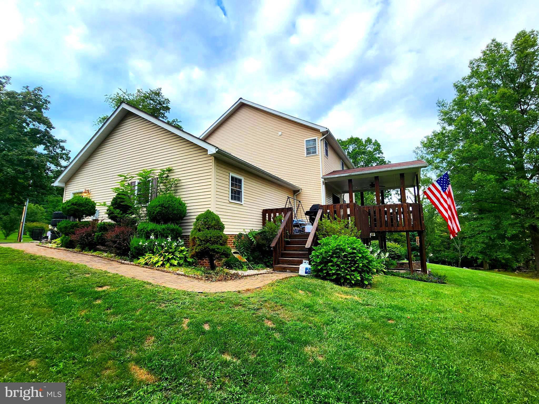 13816 Oleander Dr SW