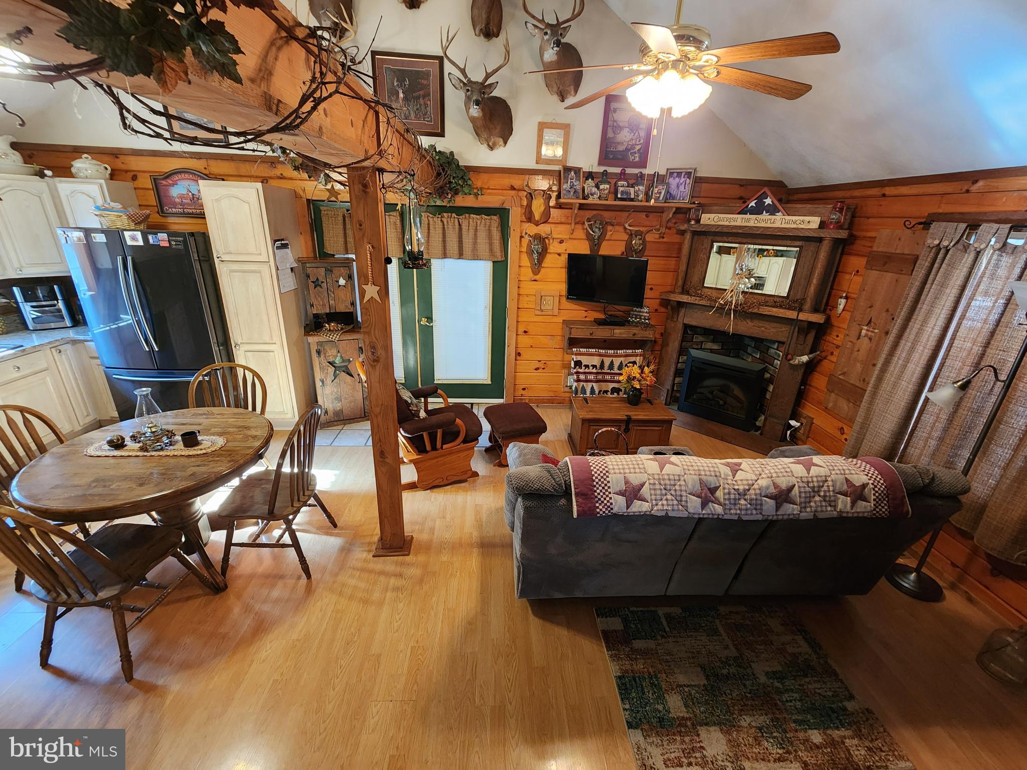 21800 Rocky Acres Ln NE