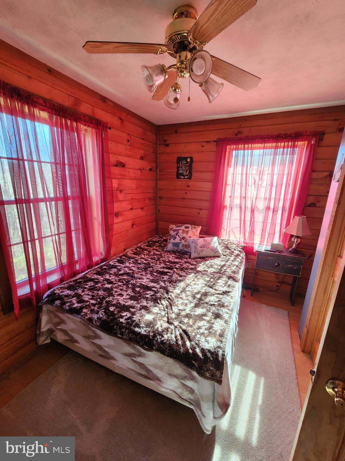 21800 Rocky Acres Ln NE