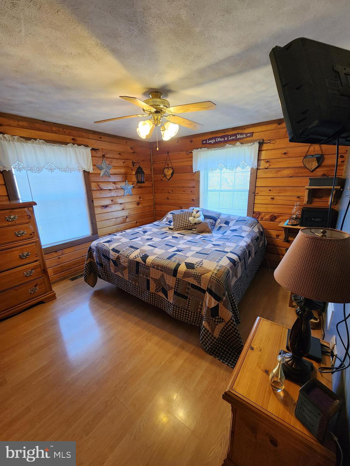 21800 Rocky Acres Ln NE