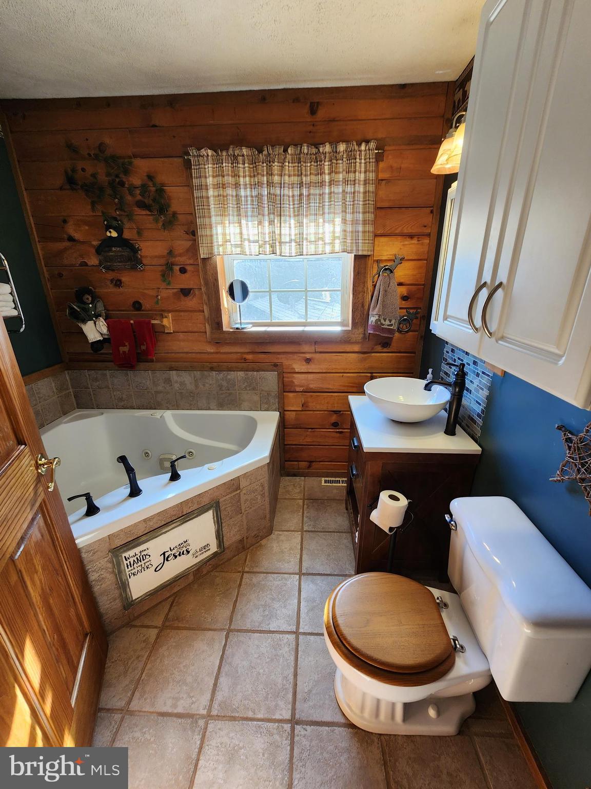 21800 Rocky Acres Ln NE