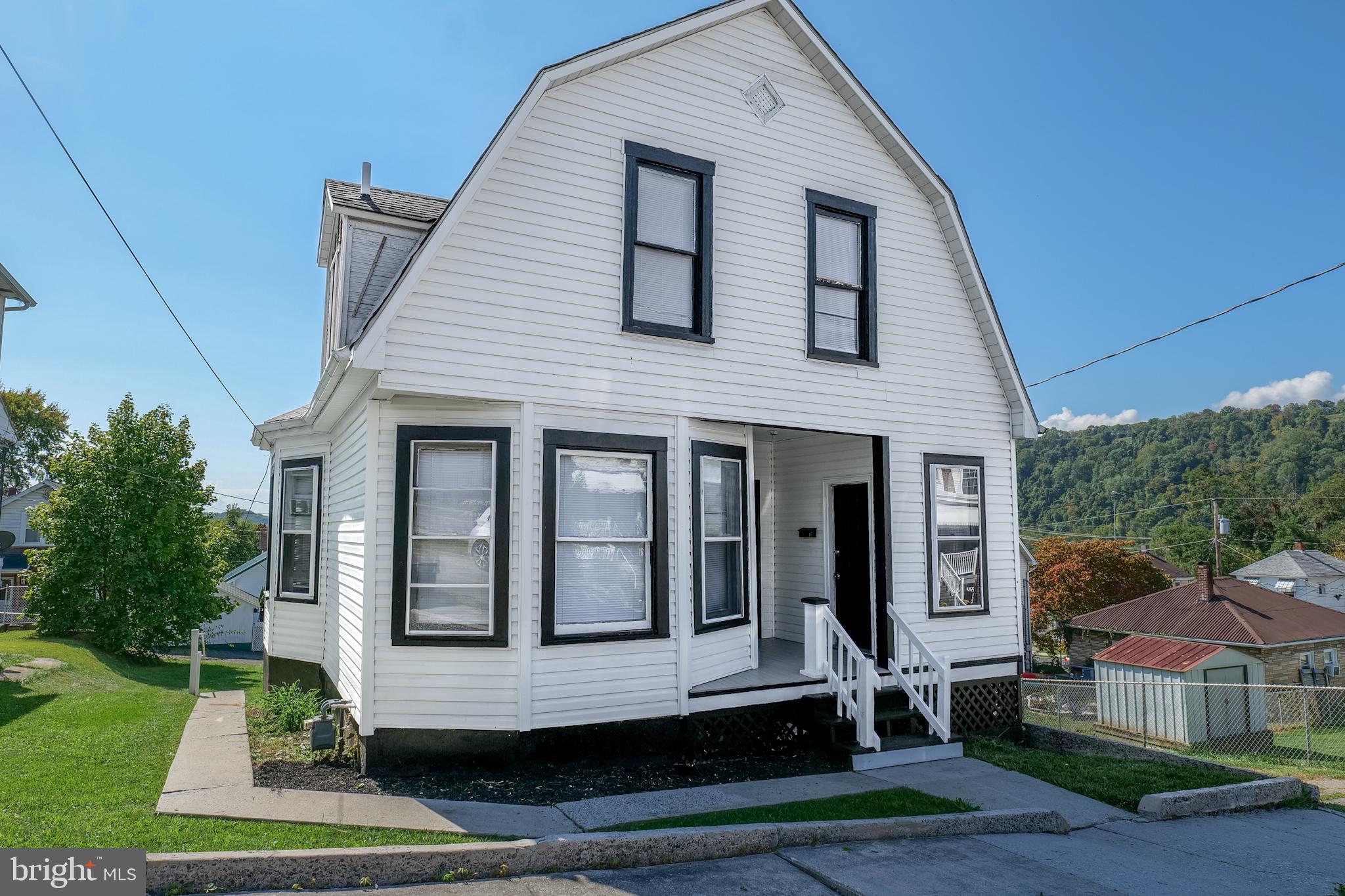 55 Boone St