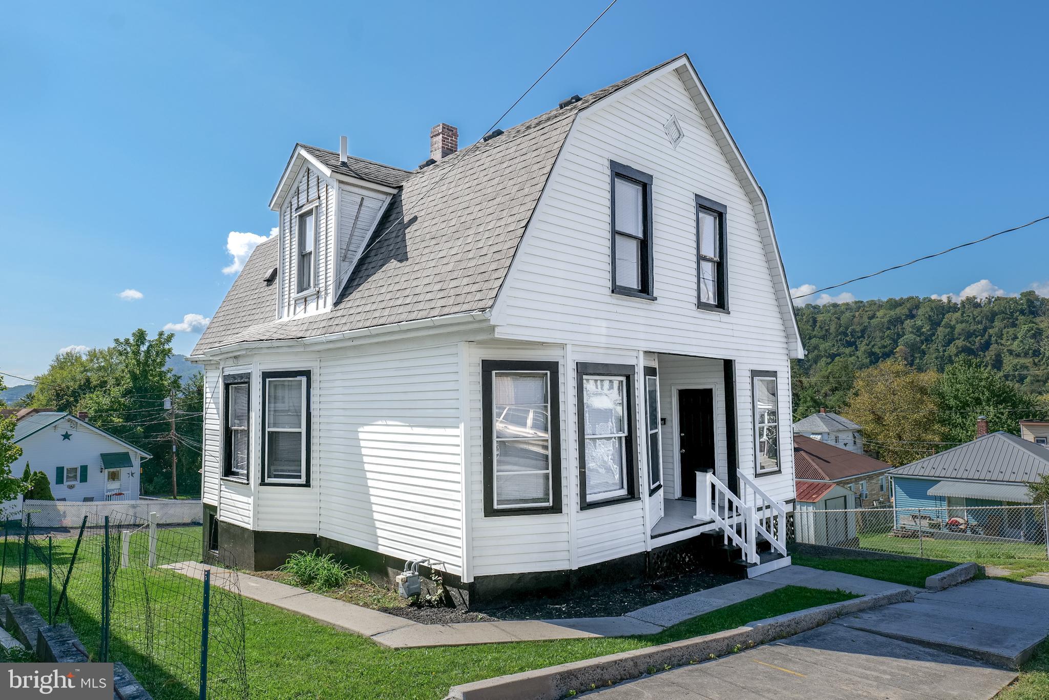 55 Boone St