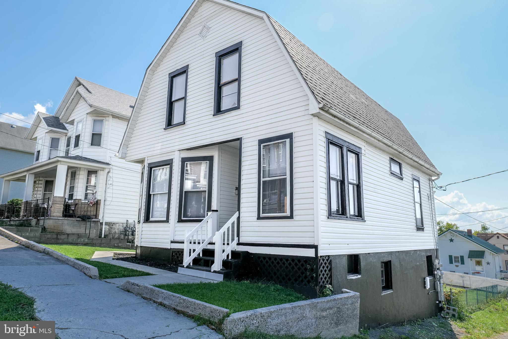 55 Boone St