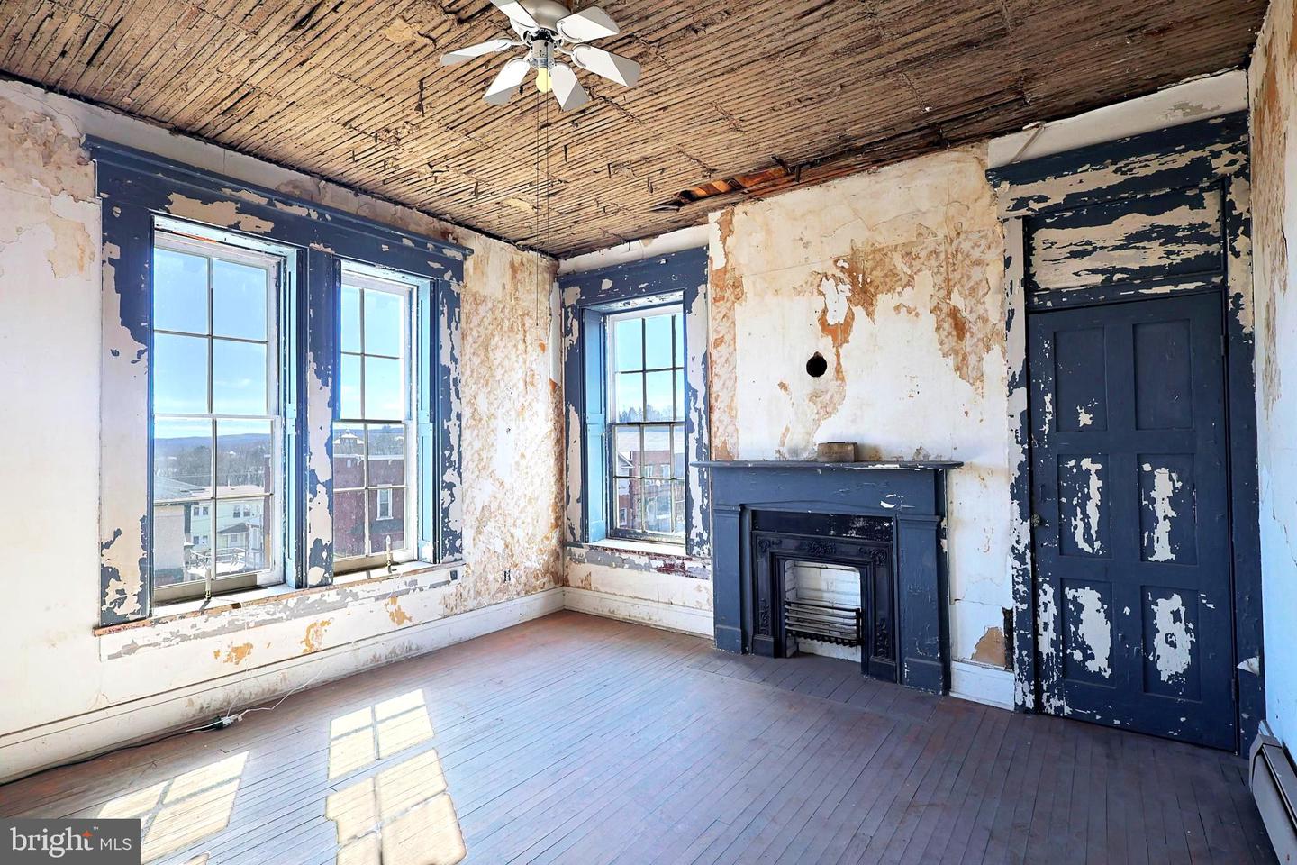 144 Main St