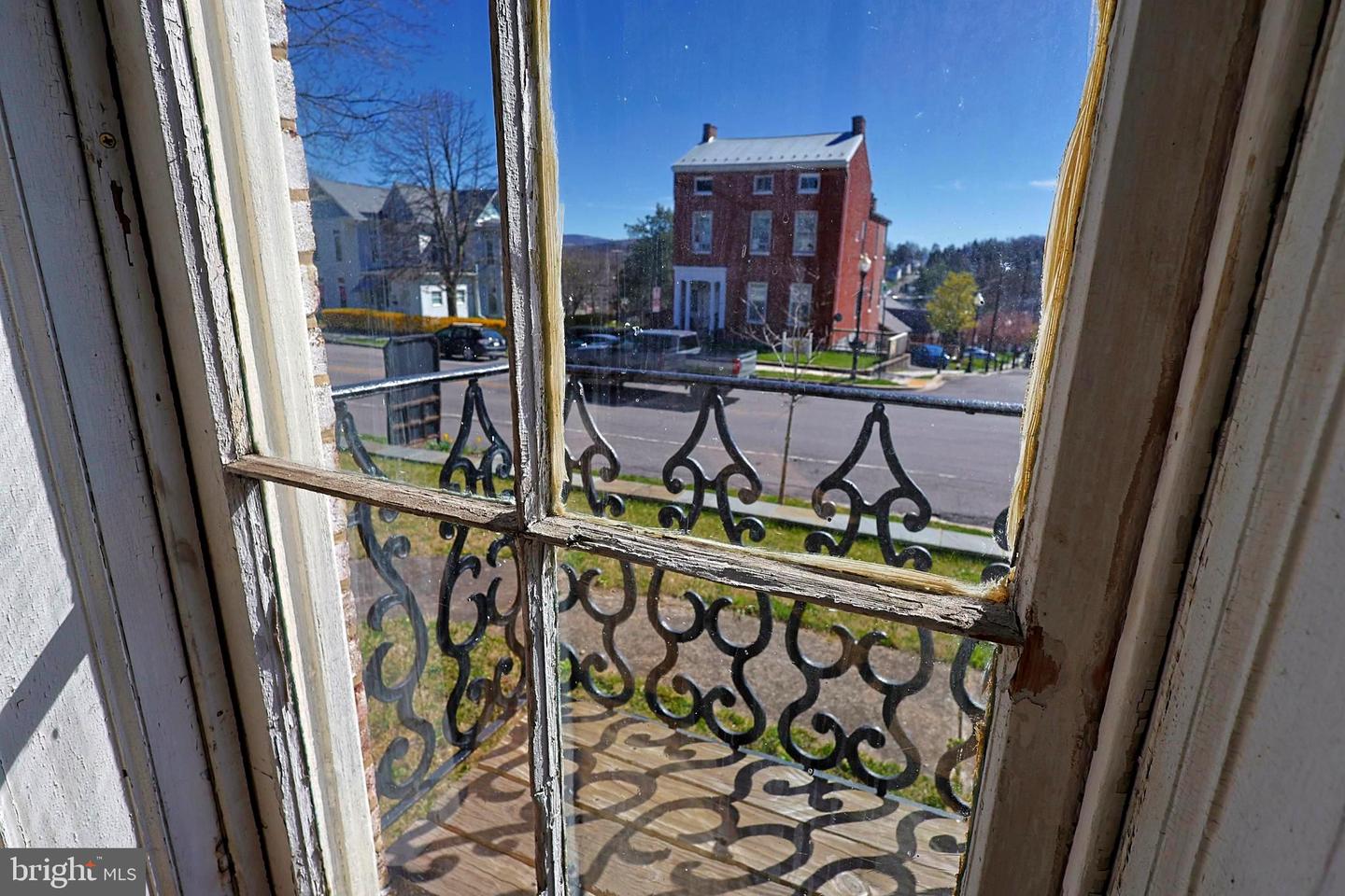 144 Main St