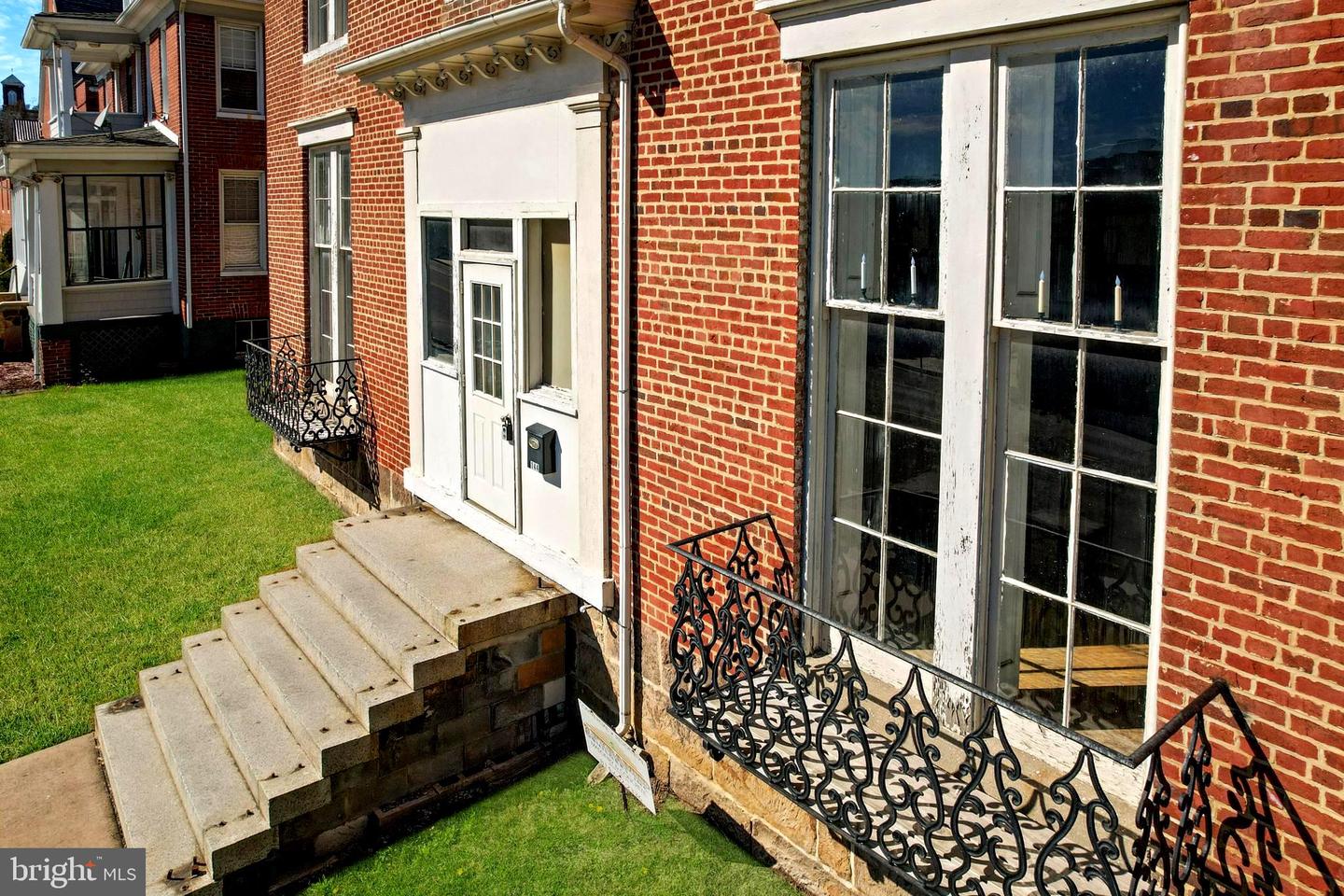 144 Main St