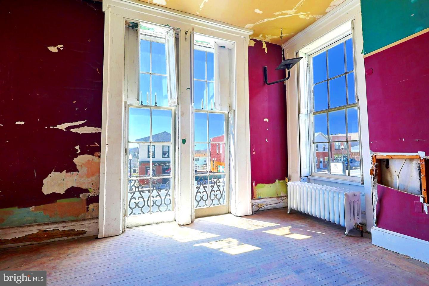 144 Main St