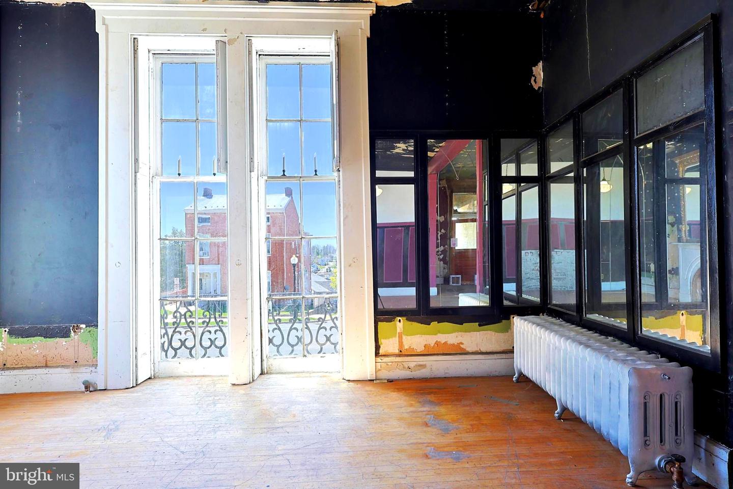 144 Main St