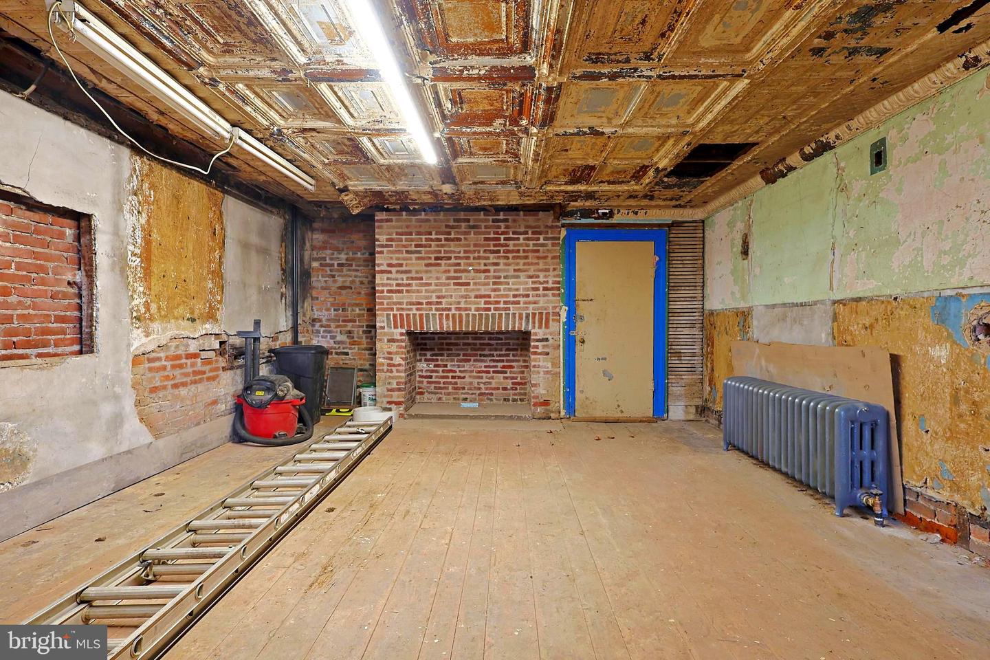 144 Main St