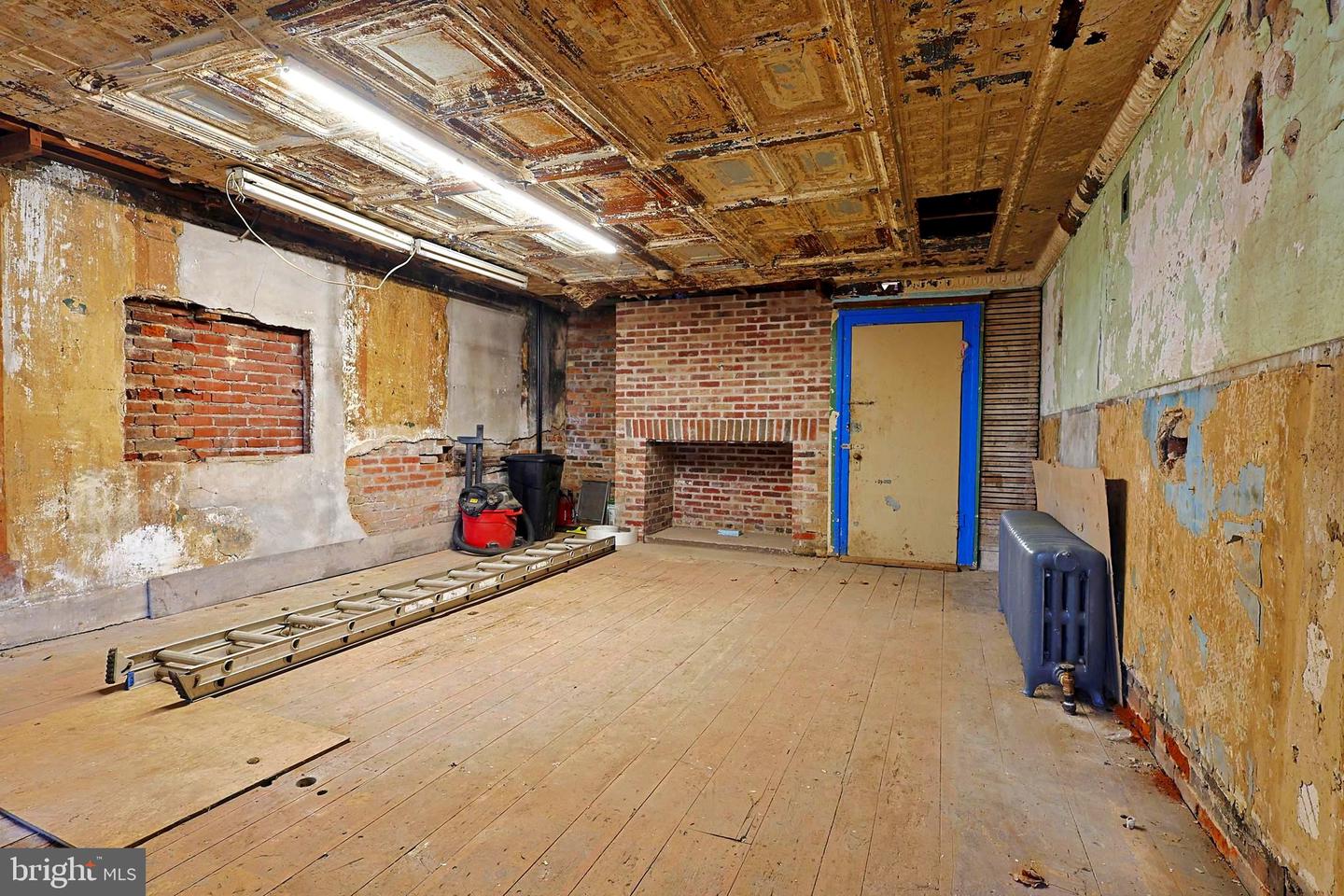 144 Main St