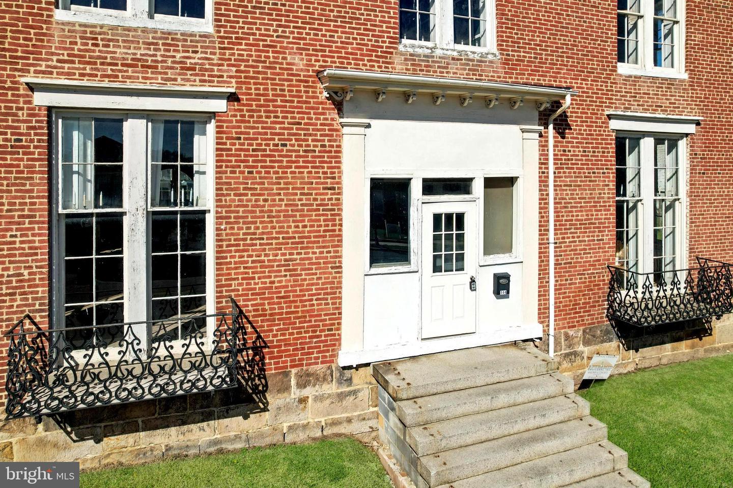 144 Main St