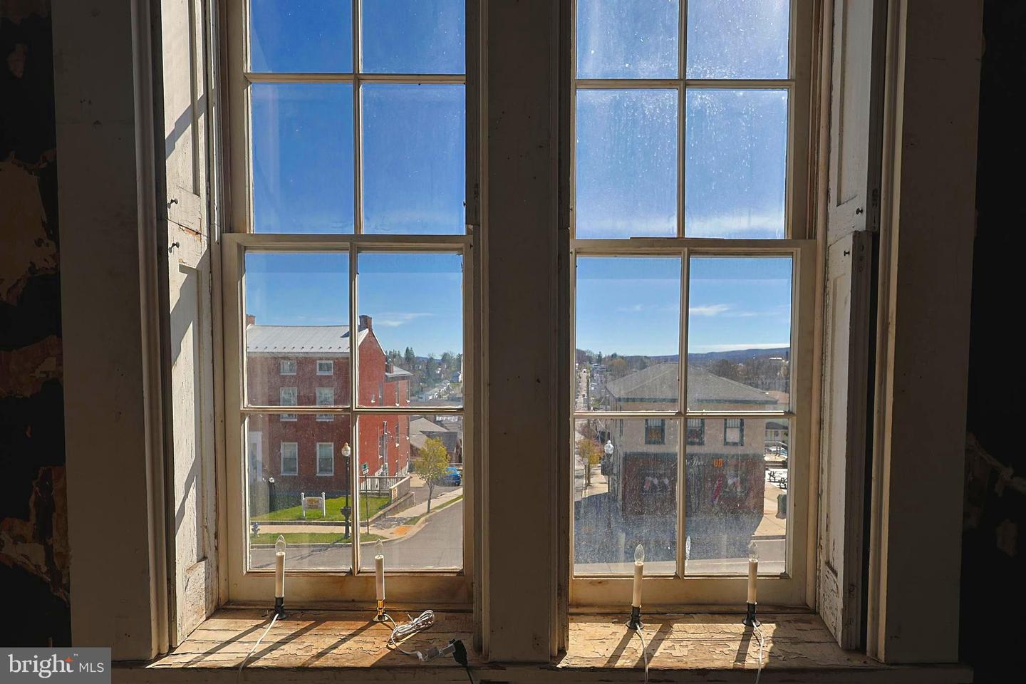 144 Main St