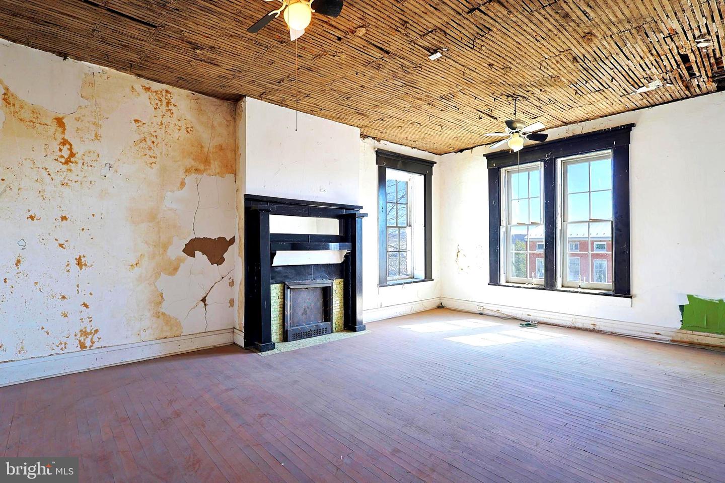 144 Main St