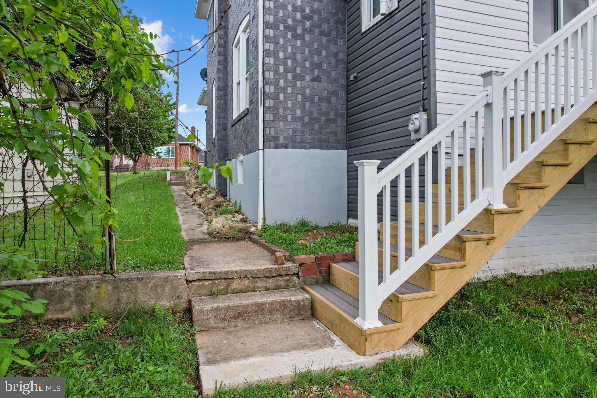 707 Hill Top Dr