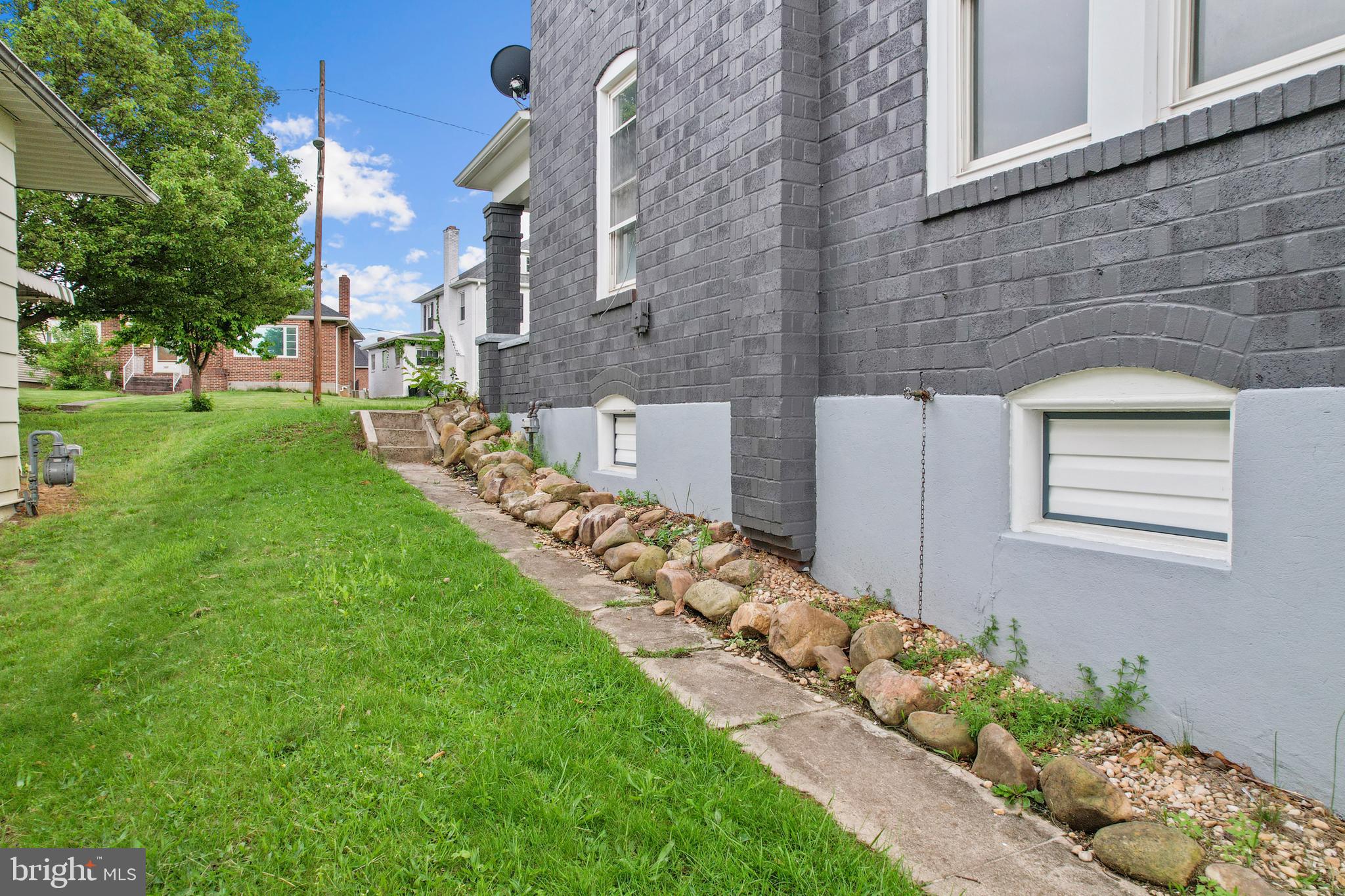 707 Hill Top Dr