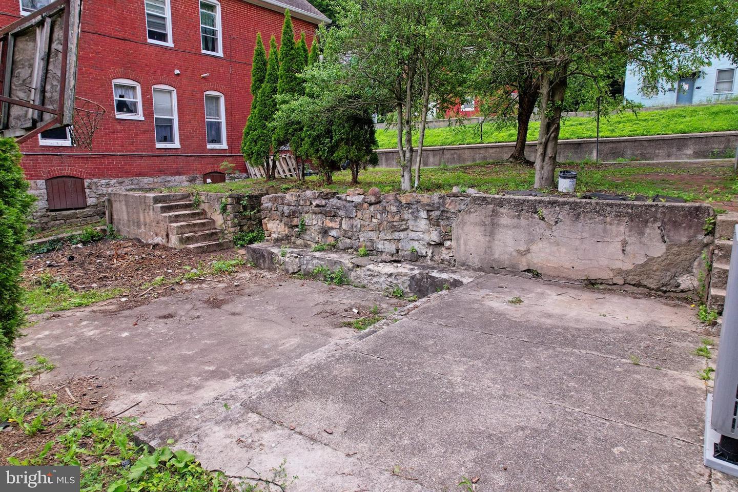 361 Bedford St