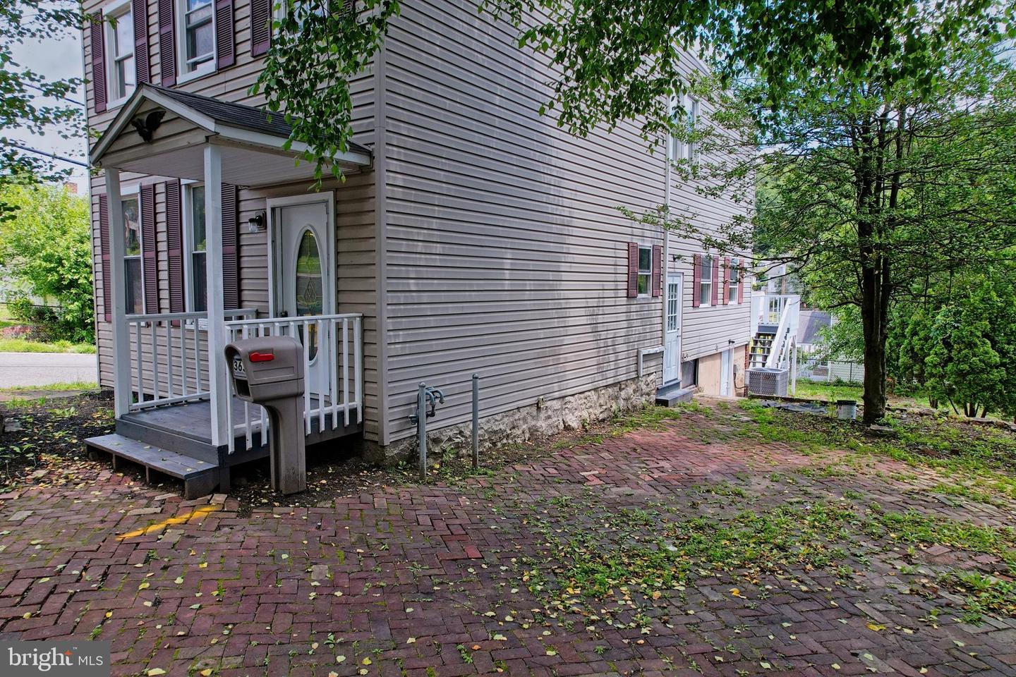 361 Bedford St