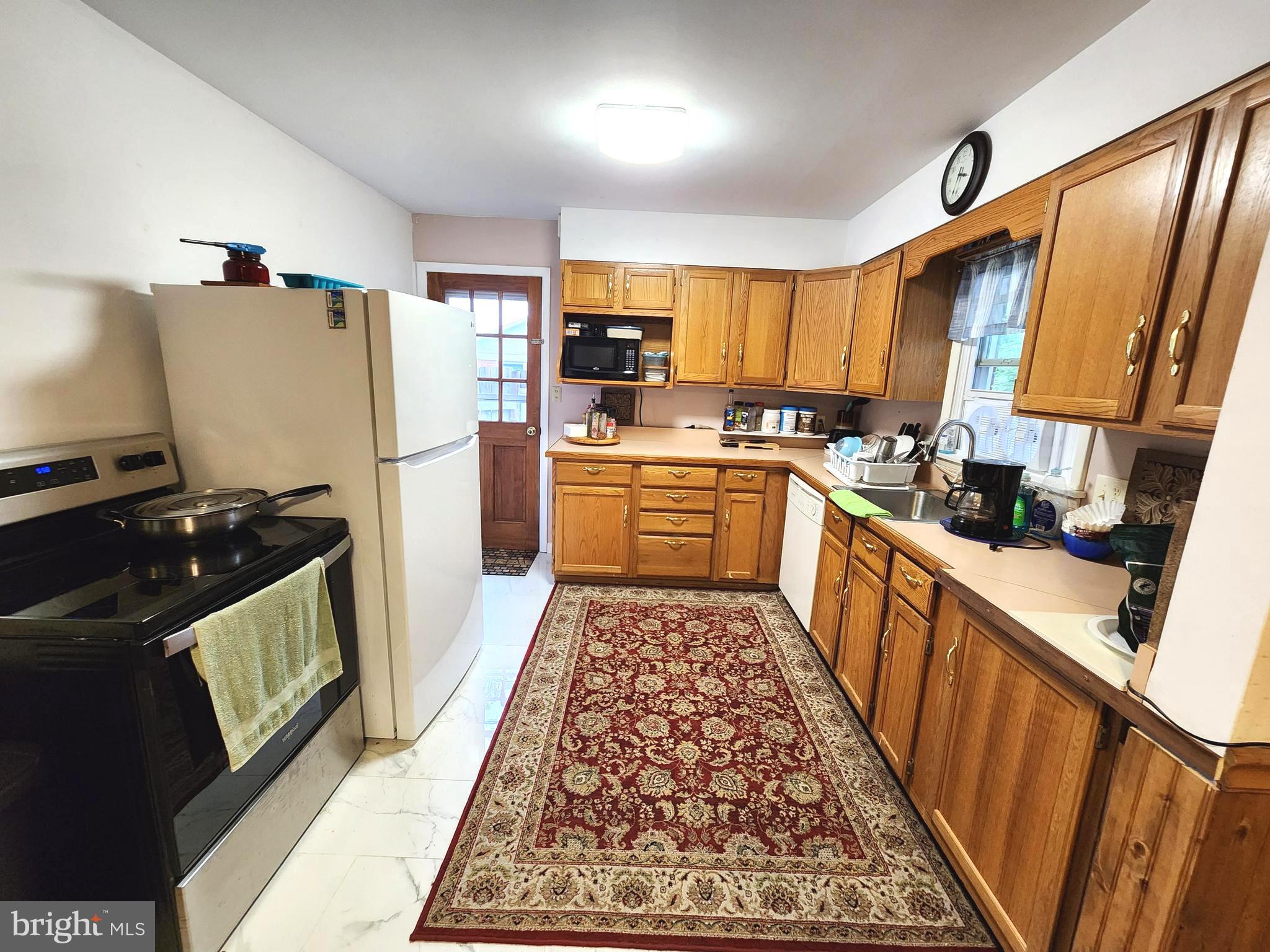 806 VALLEY VIEW DRIVE
