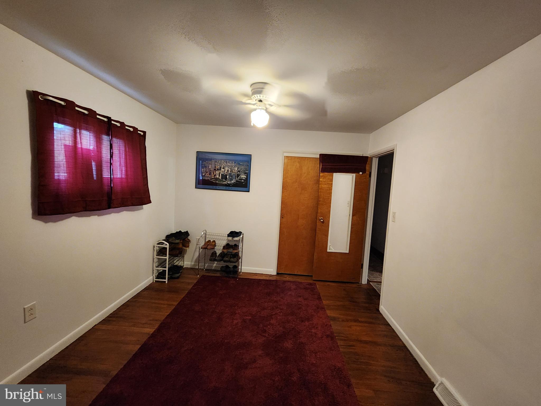 806 VALLEY VIEW DRIVE