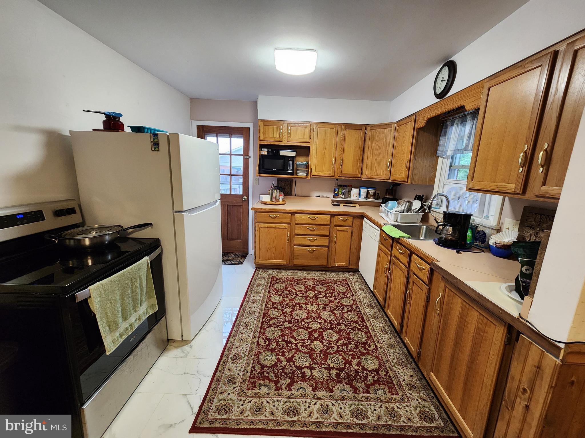 806 VALLEY VIEW DRIVE