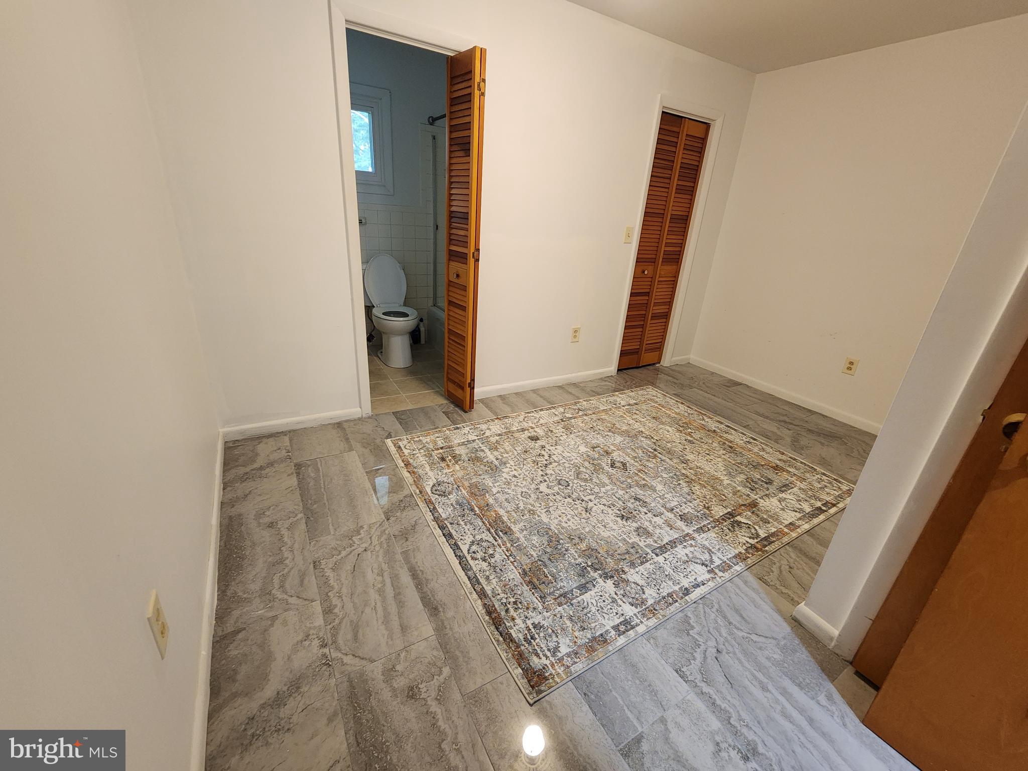 806 VALLEY VIEW DRIVE