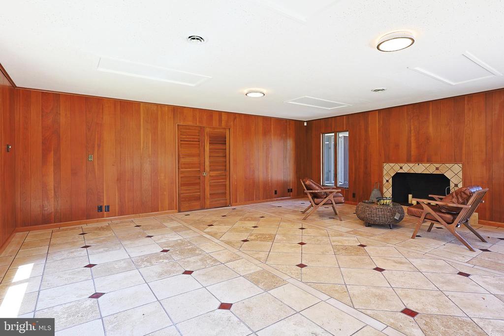 12421 HENRY DRIVE SW