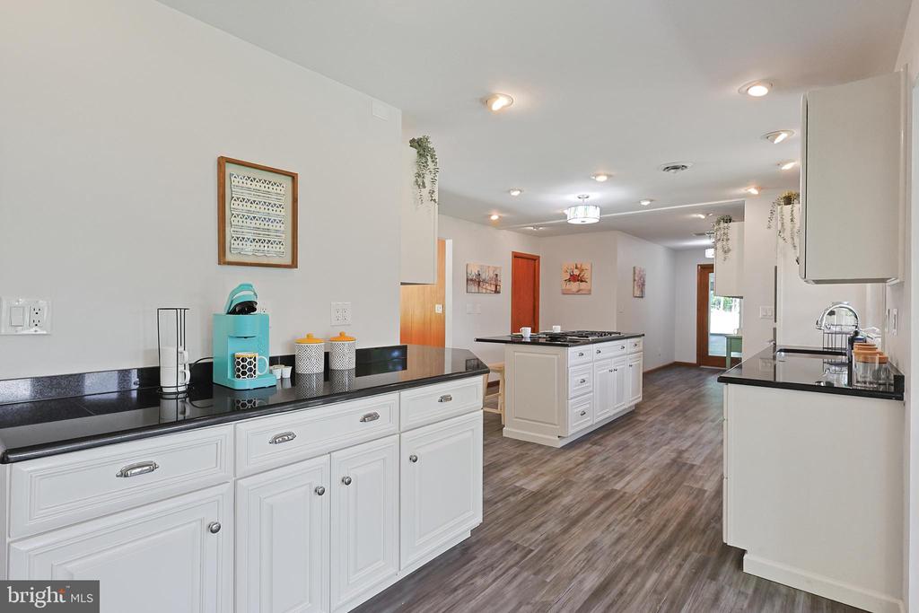 12421 HENRY DRIVE SW