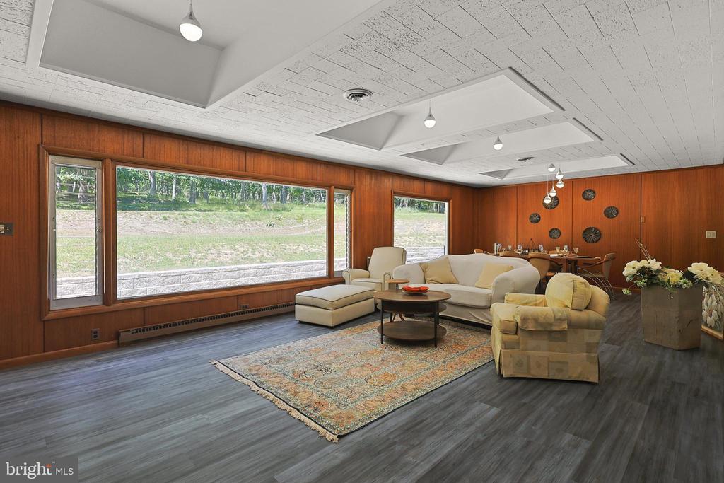 12421 HENRY DRIVE SW