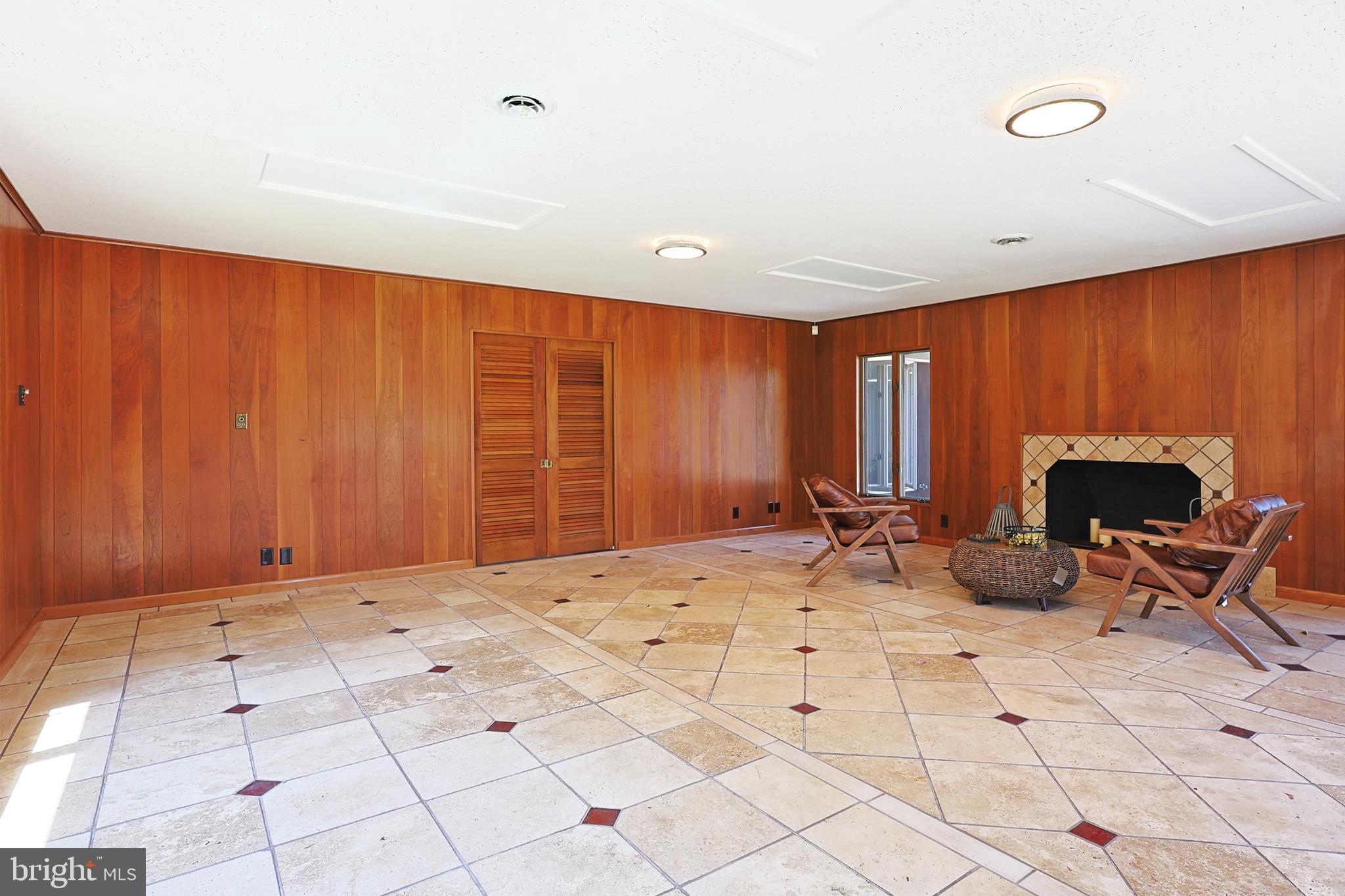 12421 HENRY DRIVE SW