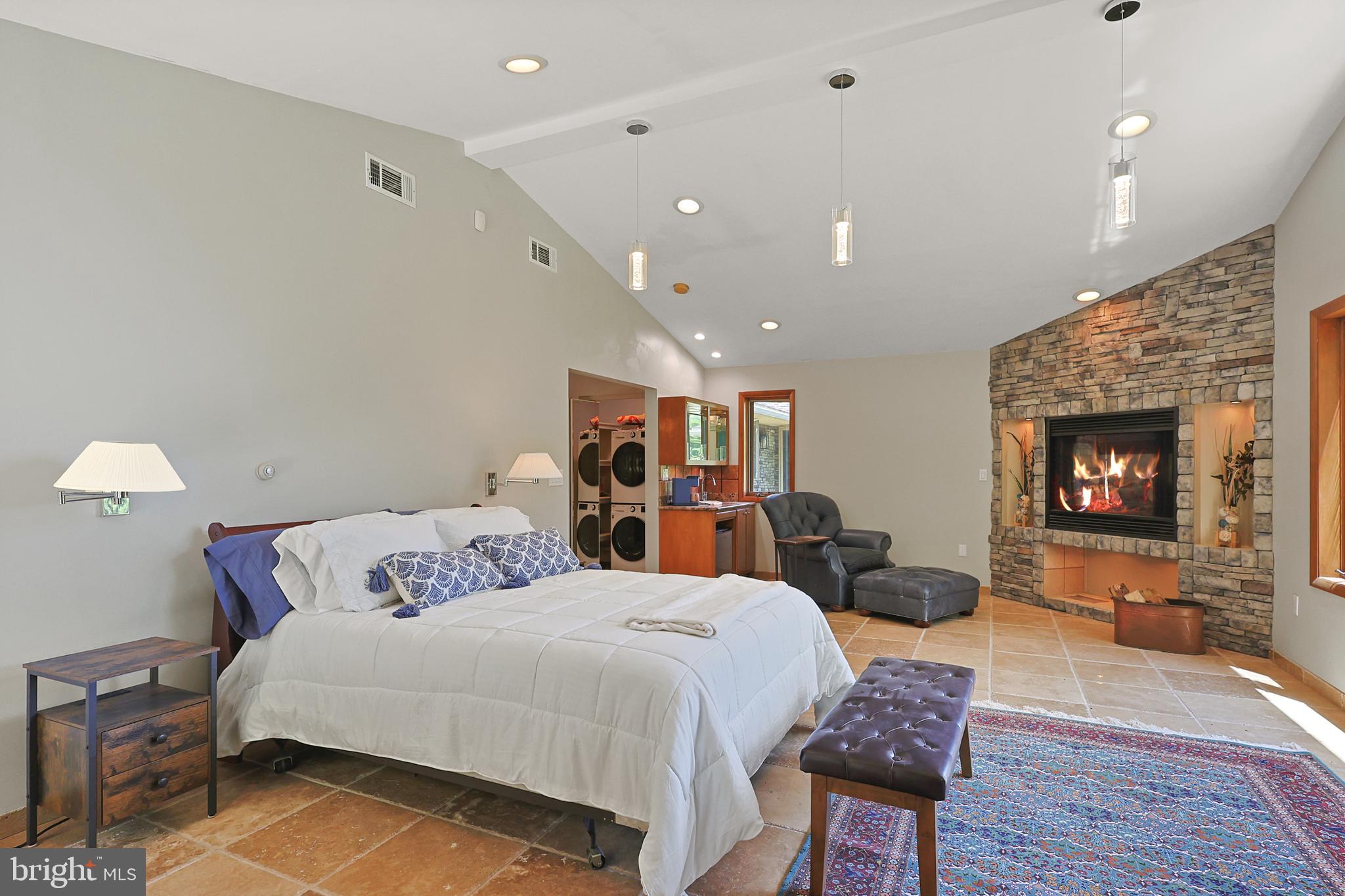 12421 HENRY DRIVE SW