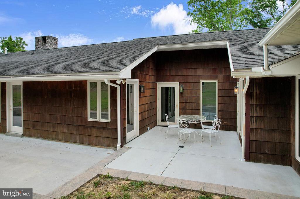12421 HENRY DRIVE SW