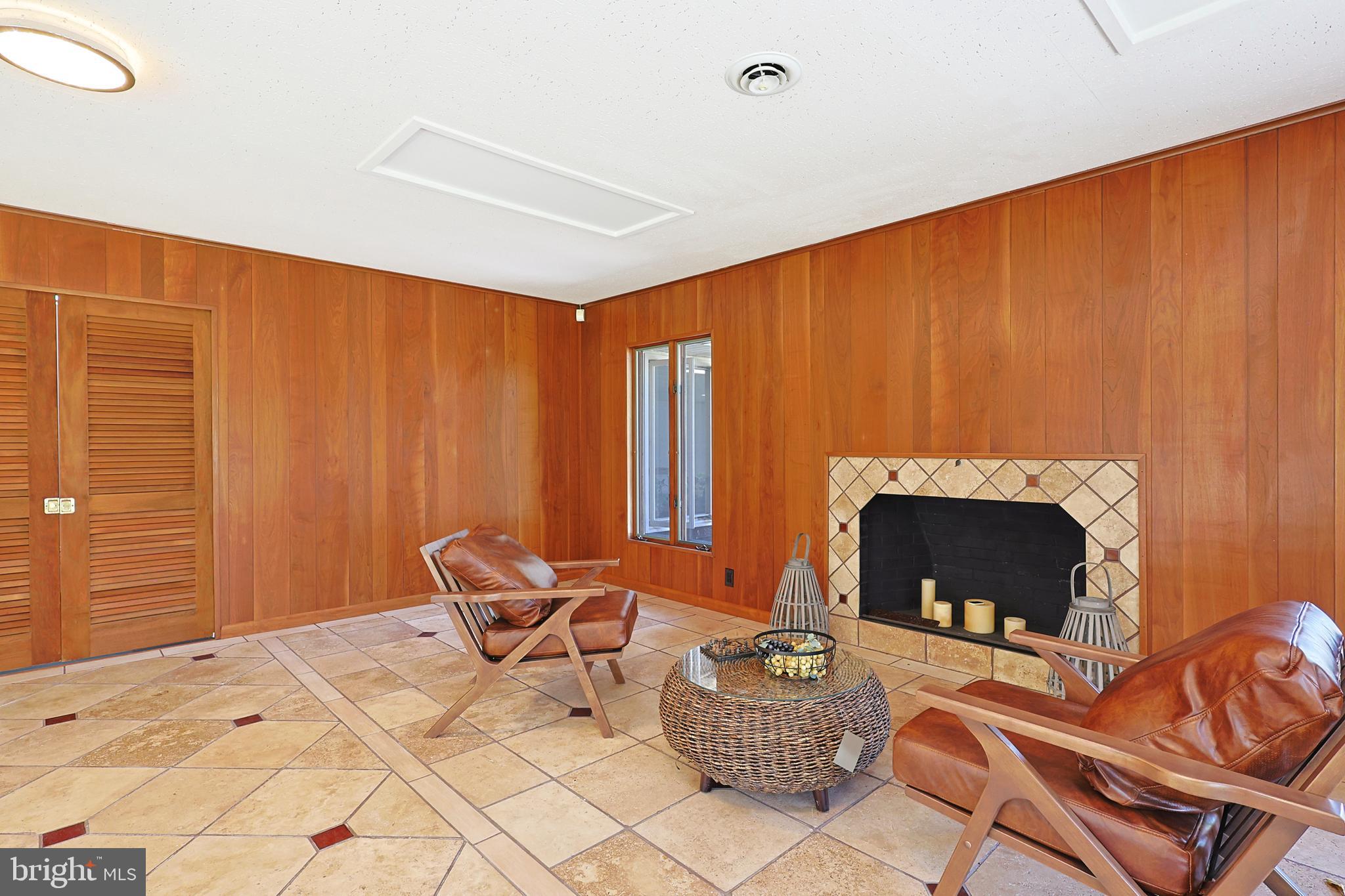 12421 HENRY DRIVE SW