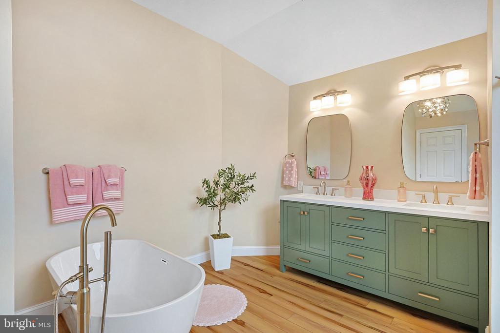 15206 BOURBON STREET SW