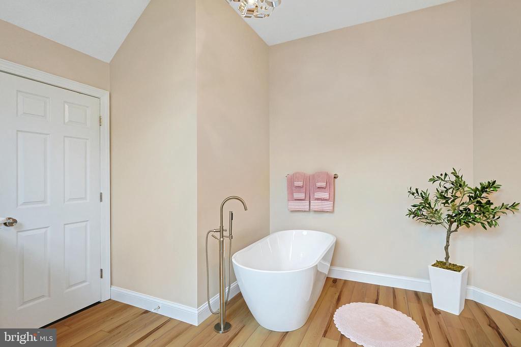 15206 BOURBON STREET SW