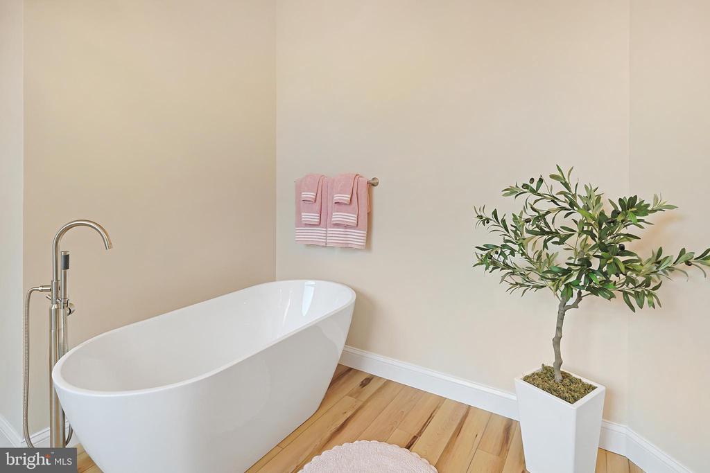 15206 BOURBON STREET SW